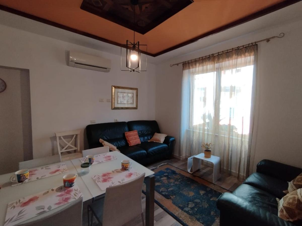 Art Gallery 1 Aparthotel Tirana